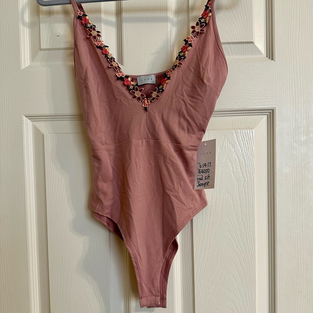 Luxe dusty pink bodysuit with floral accents. NWT - Picture 1 of 9